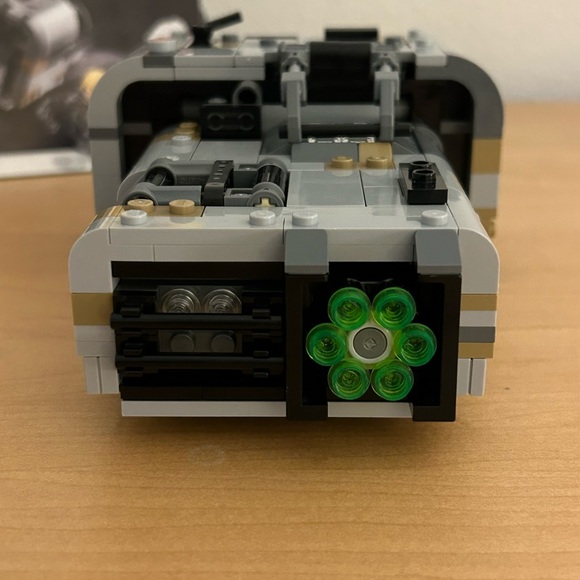 Lego Star Wars set 75210 Moloch’s Landspeeder - Picture 4 of 6